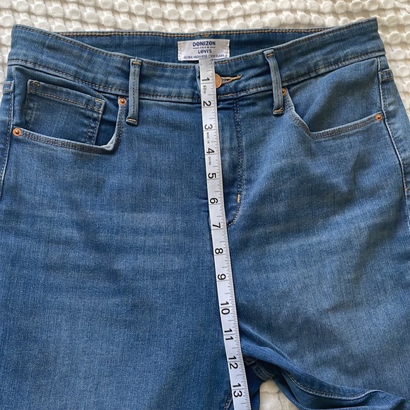 Denizen Levi’s Ultra High Rose Crop Flair Jeans Size 10 NEW - Picture 6 of 12